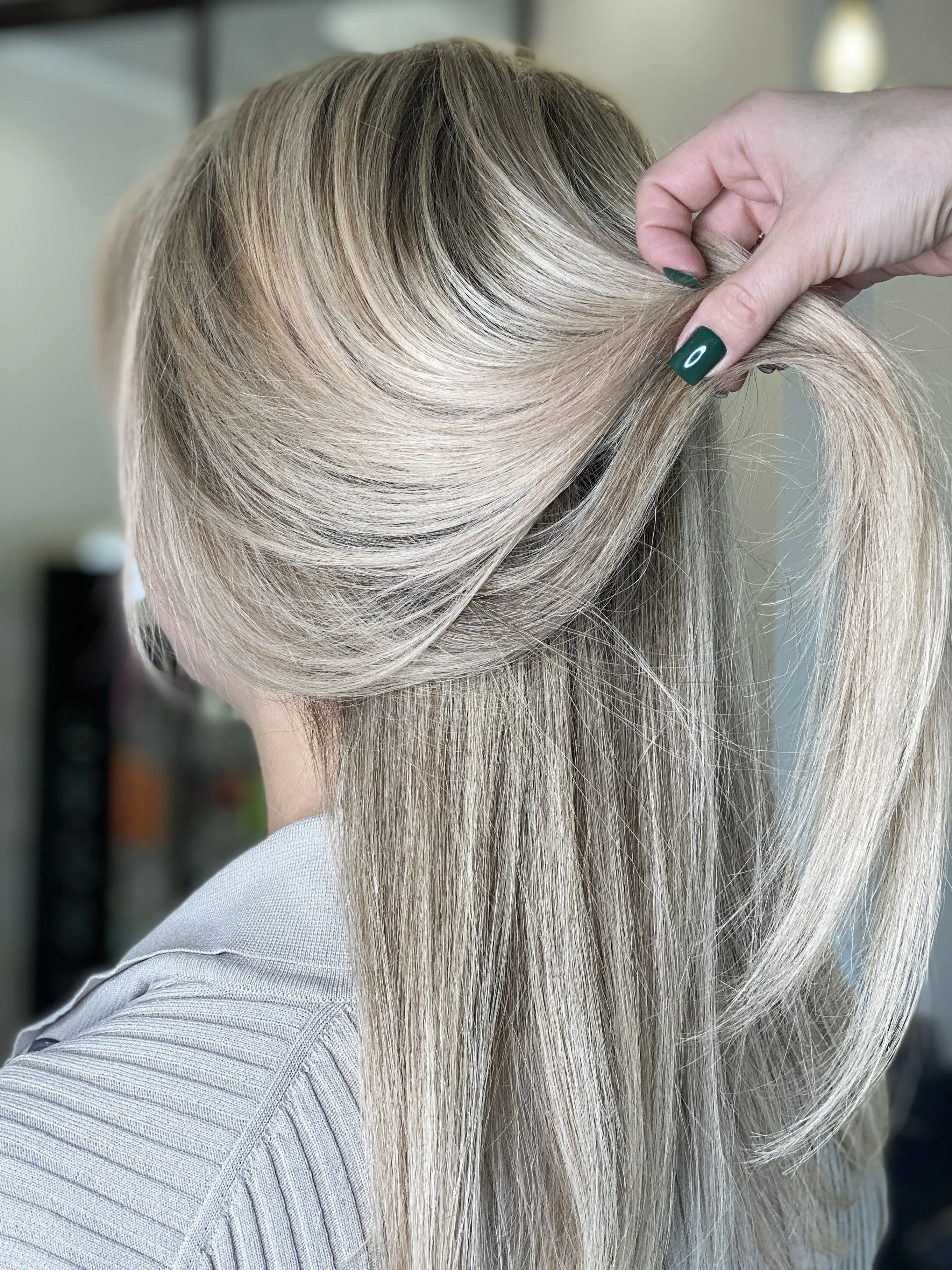 Окрашивание волос в блонд Lebel/Aveda